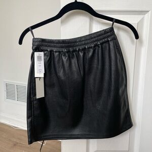 Aritzia babaton mini faux leather skirt